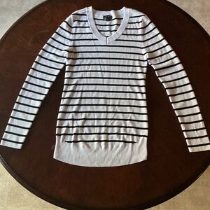 J for Justify Black and White Knit Top